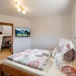 Haus Saro 아파트 *